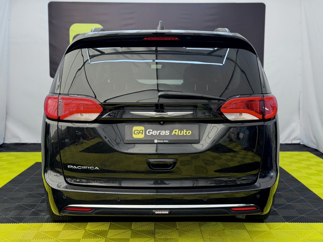 Chrysler Pacifica | 4