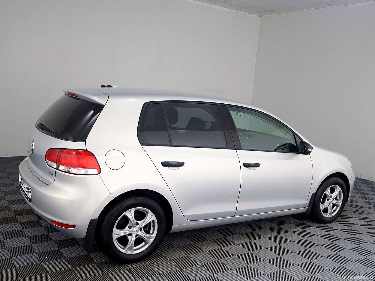 Volkswagen Golf | 2
