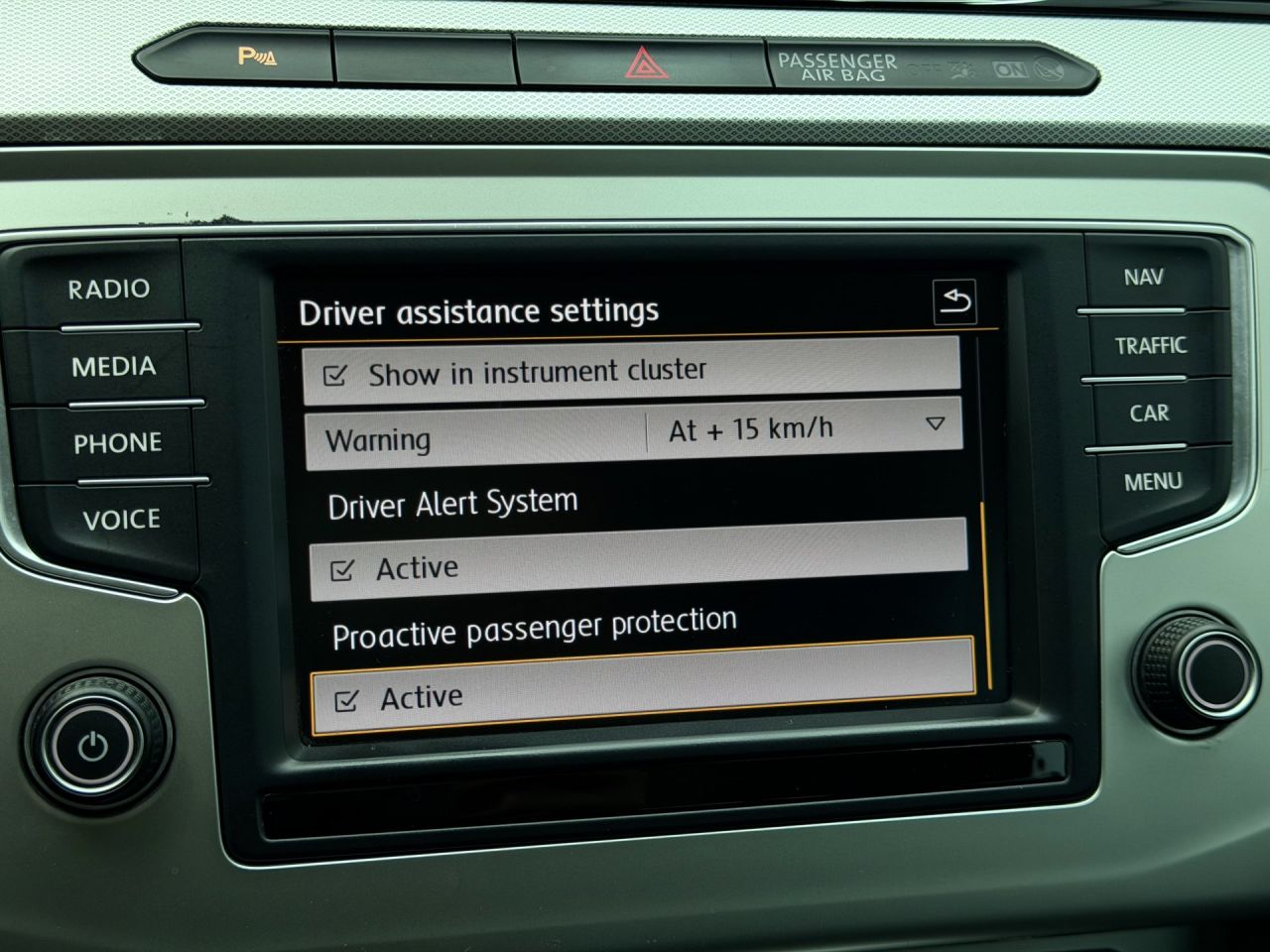 Volkswagen Passat | 24