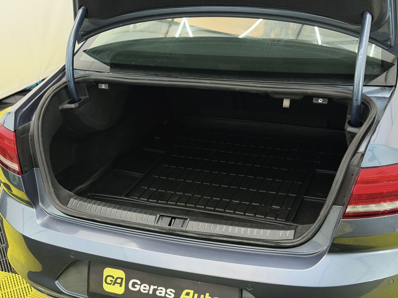 Volkswagen Passat | 11