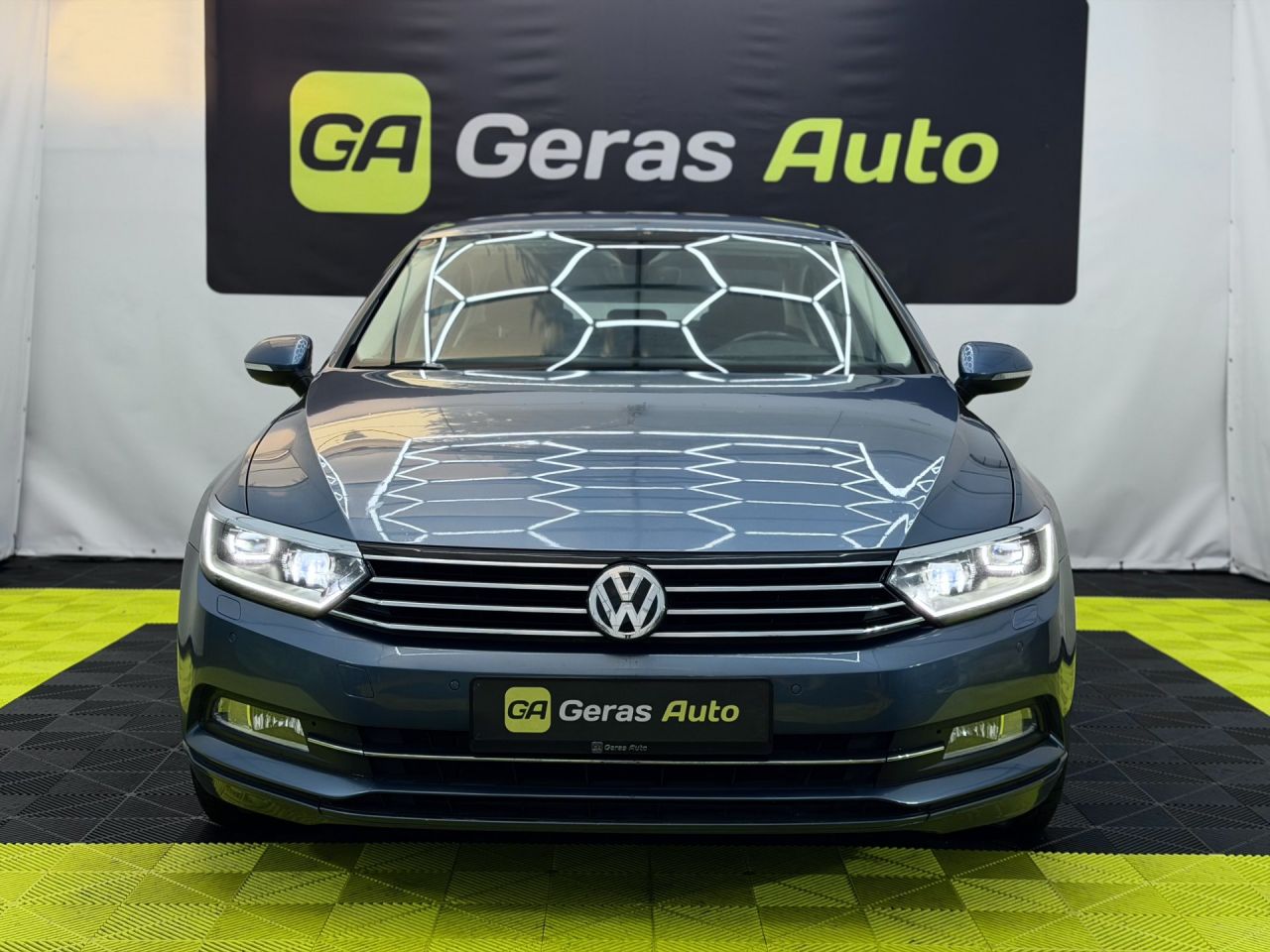 Volkswagen Passat | 1