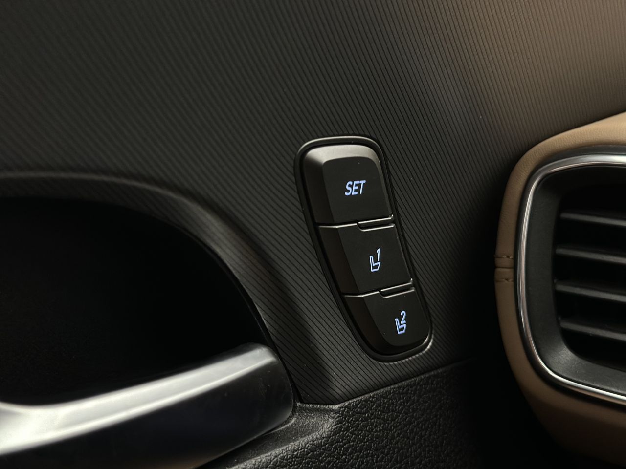 Hyundai Santa Fe | 22