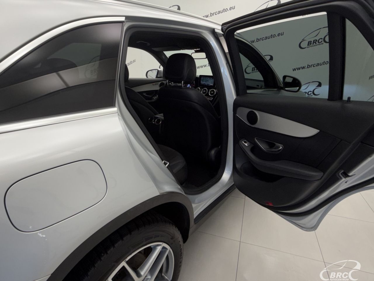 Mercedes-Benz GLC250 | 11