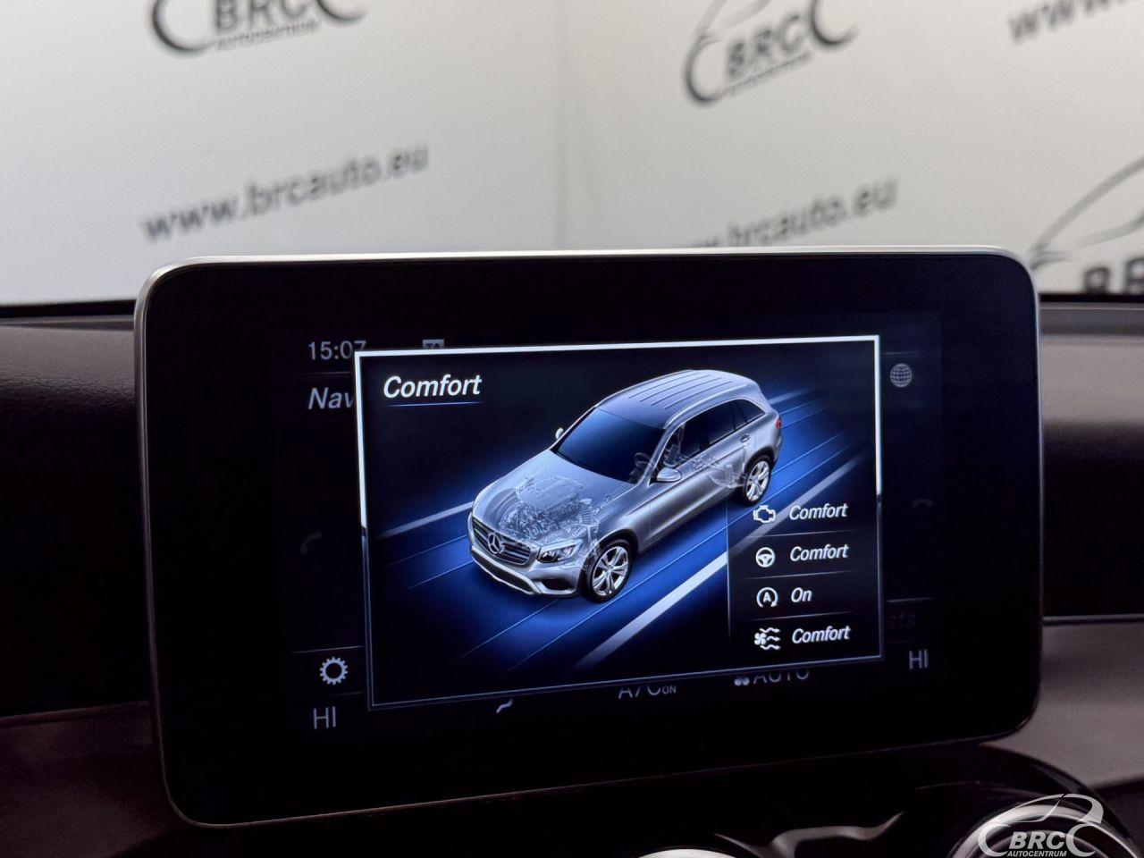 Mercedes-Benz GLC250 | 38