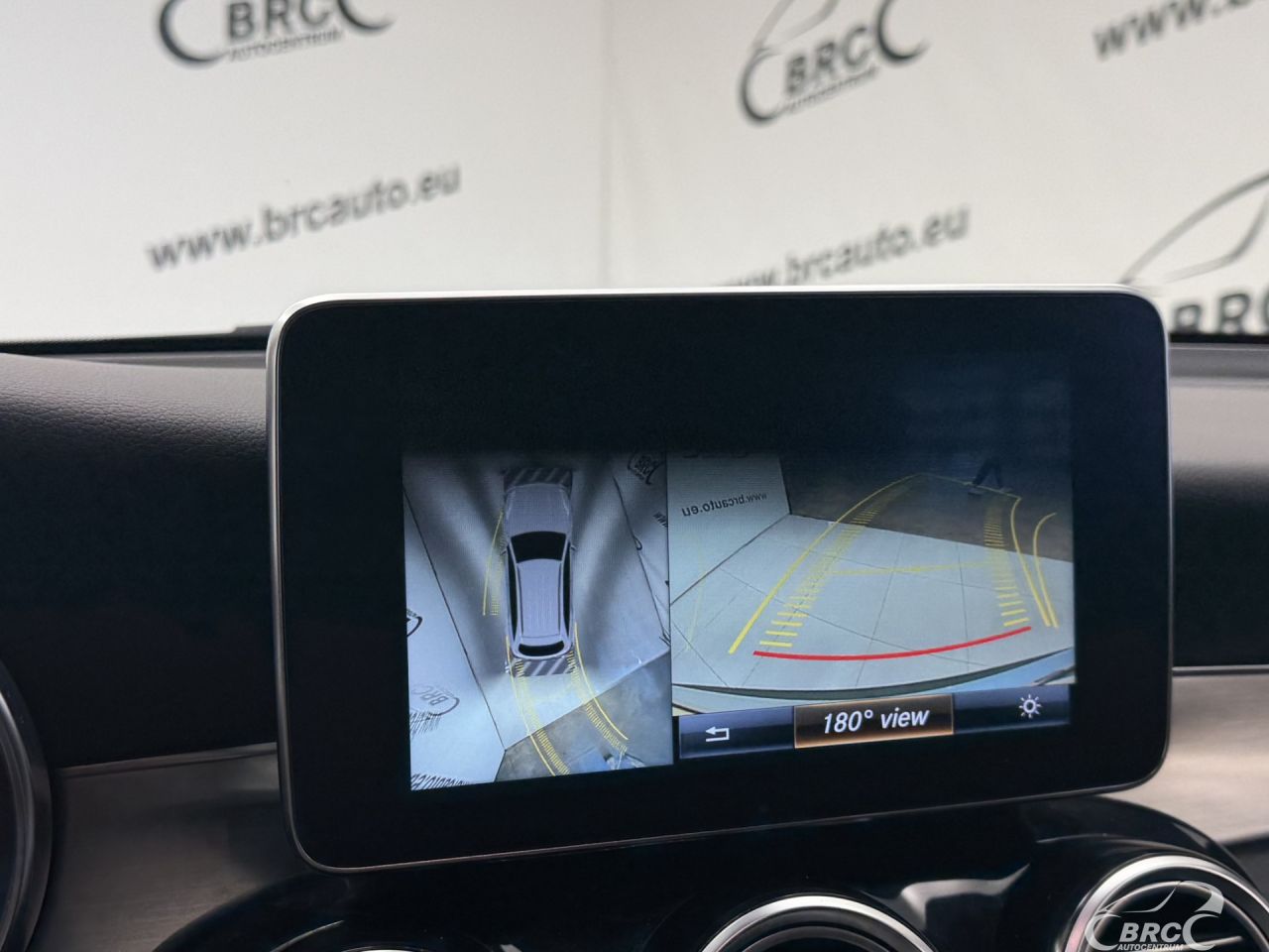 Mercedes-Benz GLC250 | 33