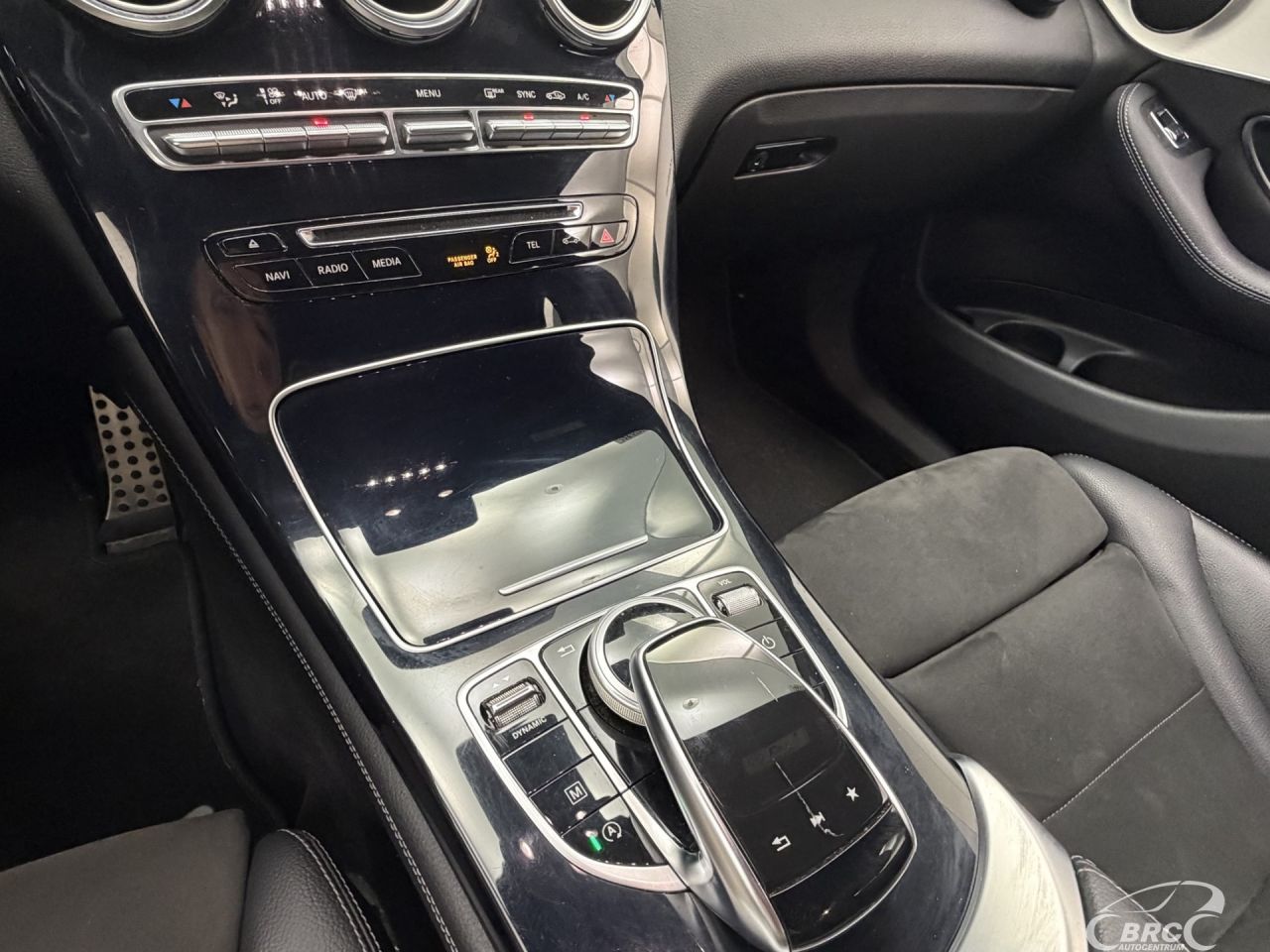 Mercedes-Benz GLC250 | 25