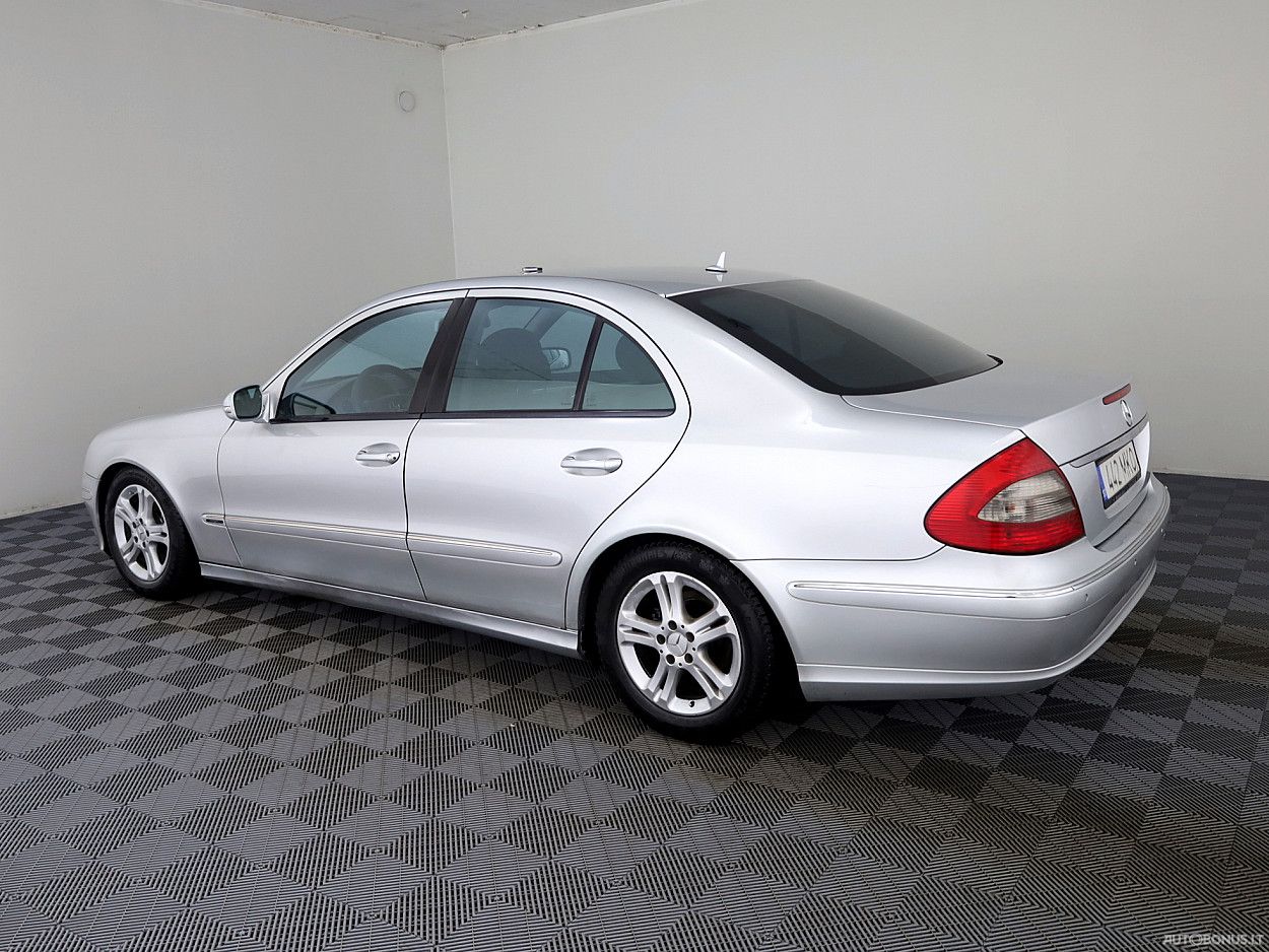 Mercedes-Benz E220 | 3