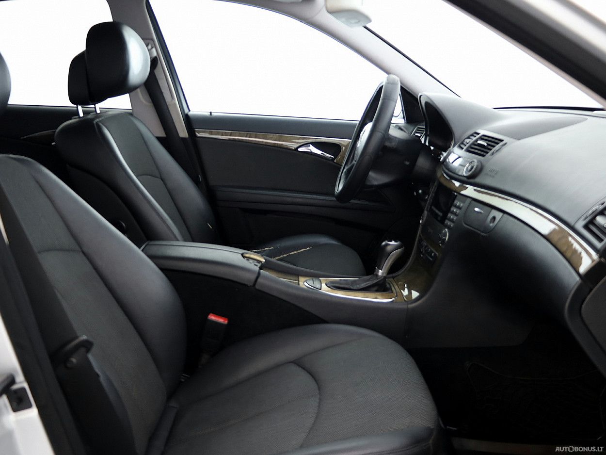 Mercedes-Benz E220 | 5