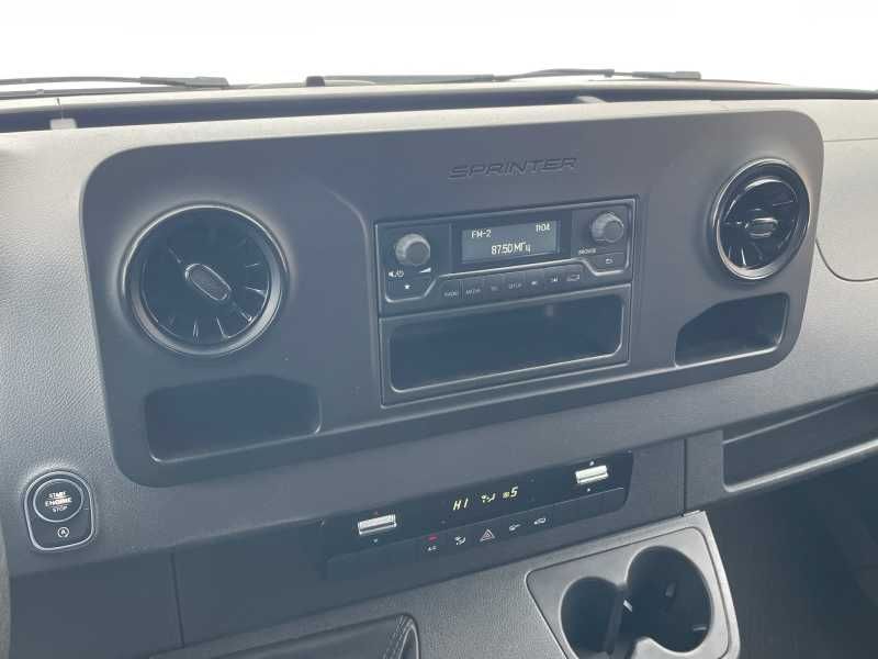 Mercedes-Benz Sprinter | 9