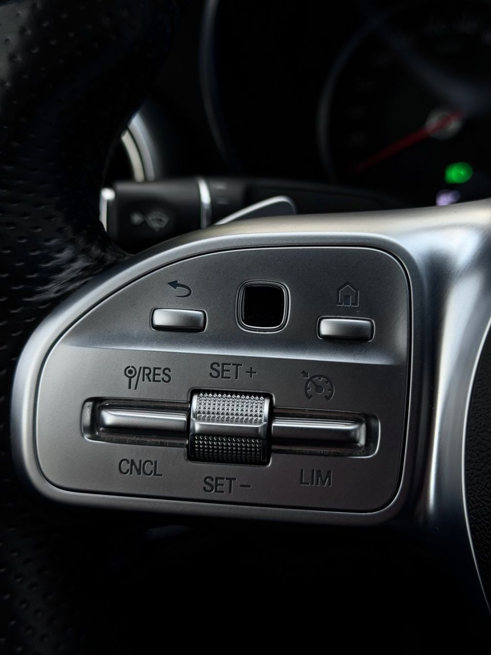 Mercedes-Benz C180 | 26