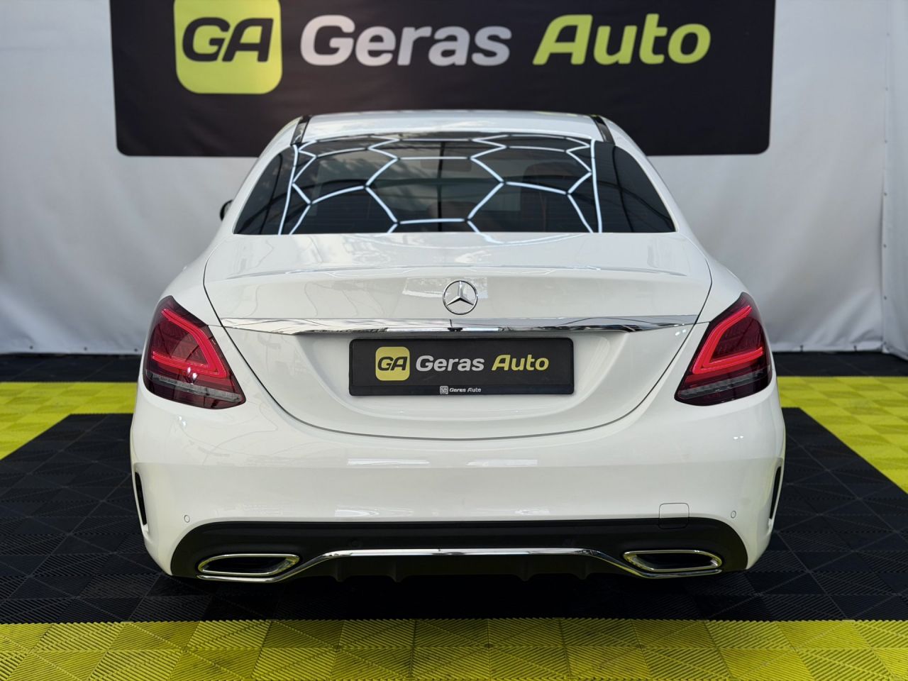 Mercedes-Benz C180 | 5