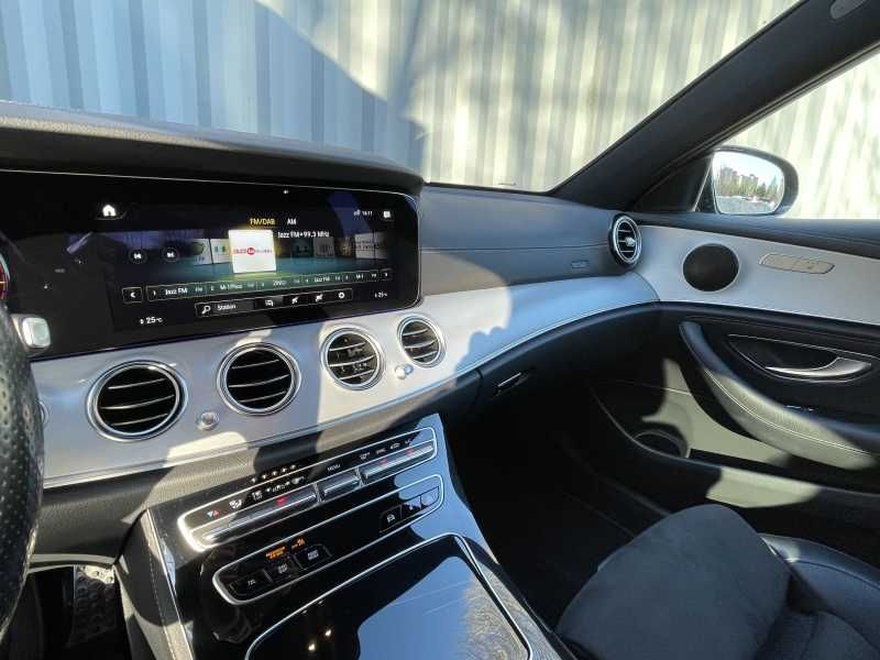 Mercedes-Benz E200 | 10