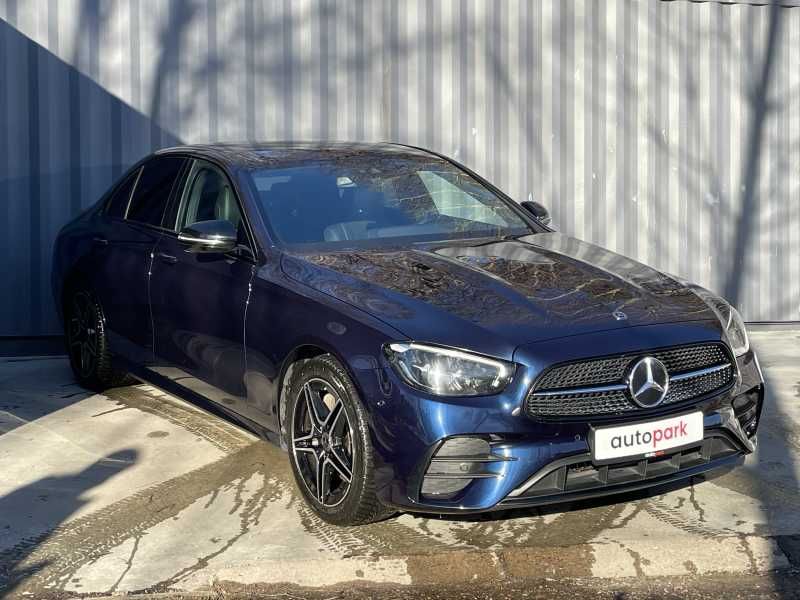 Mercedes-Benz E200 | 1