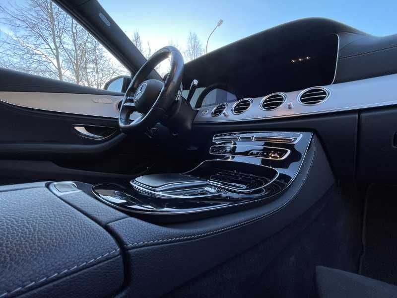 Mercedes-Benz E200 | 9