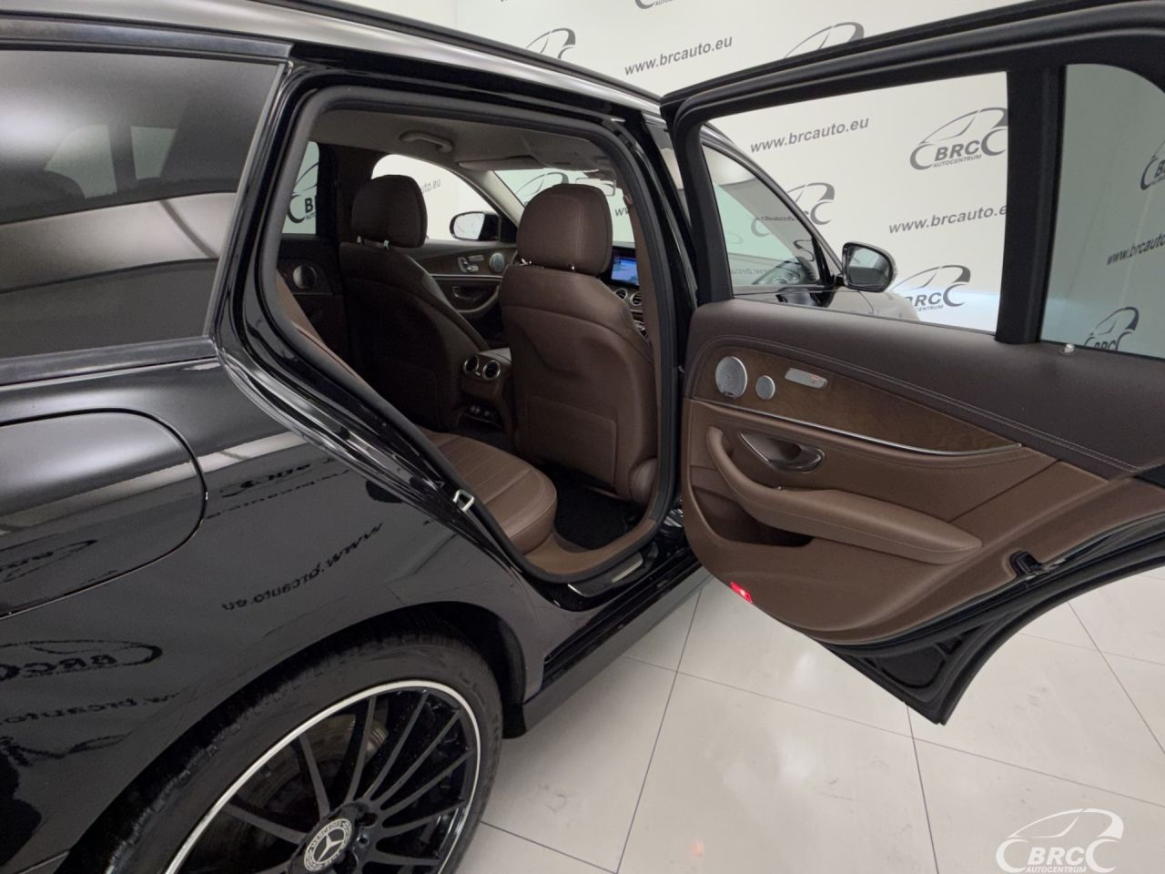 Mercedes-Benz E400 | 12