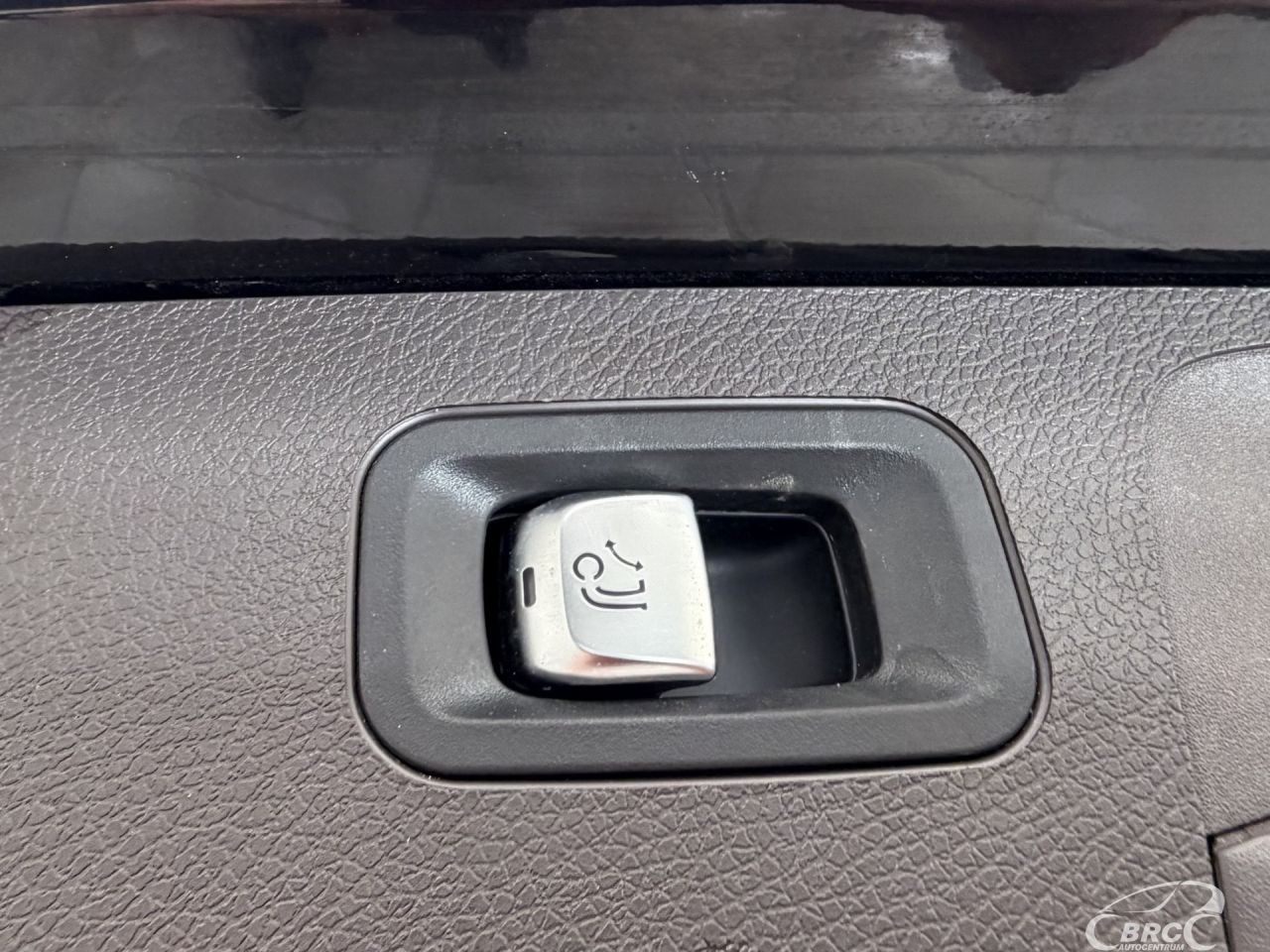 Mercedes-Benz E400 | 52