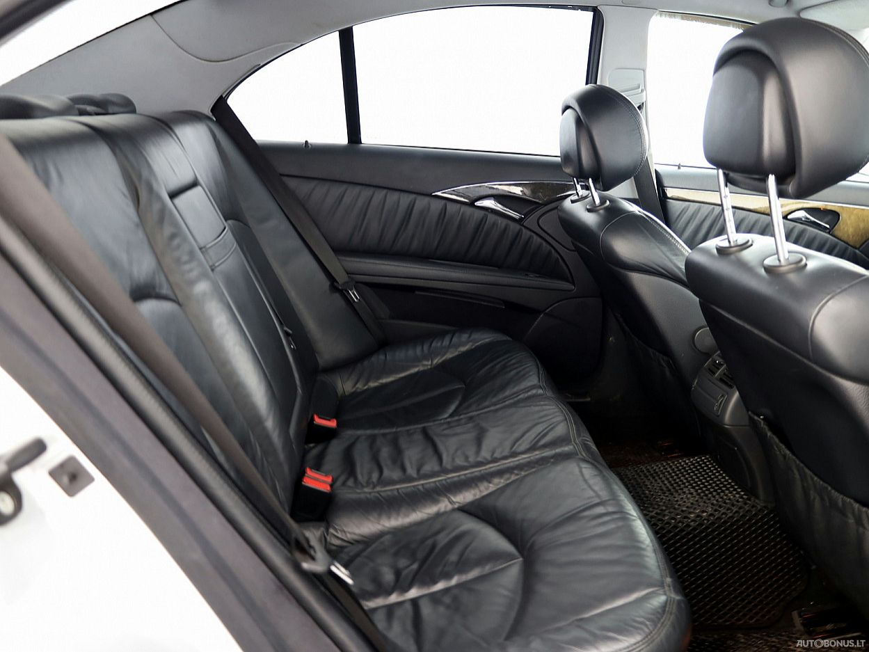 Mercedes-Benz E280 | 6