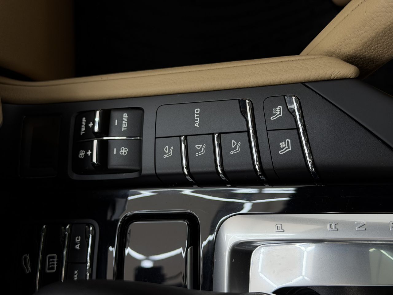 Porsche Cayenne | 24