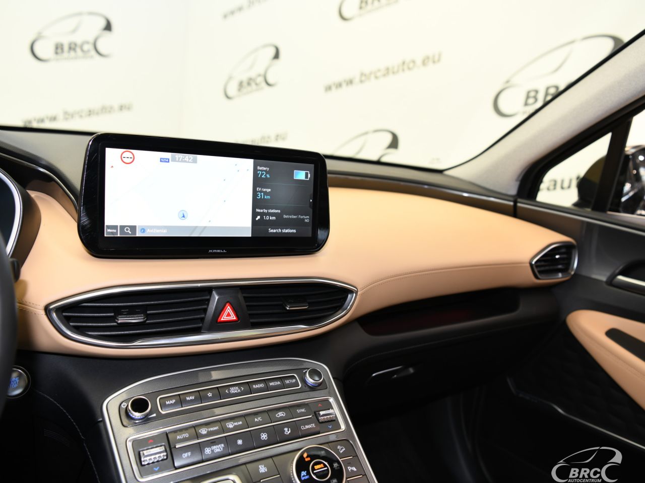 Hyundai Santa Fe | 32