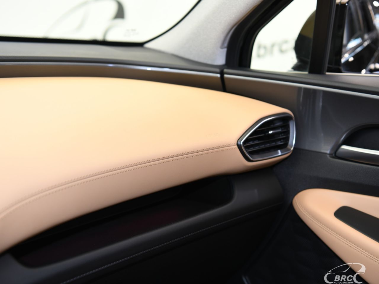 Hyundai Santa Fe | 33