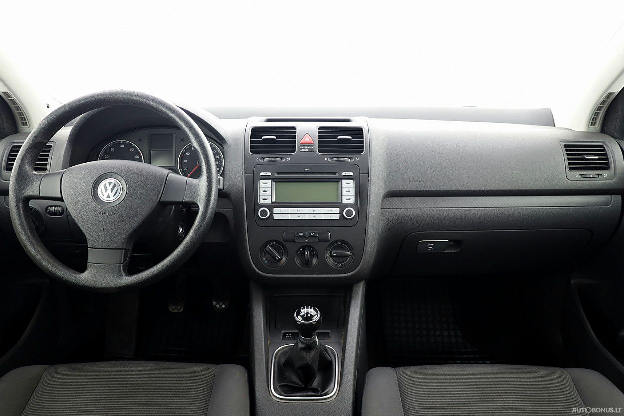 Volkswagen Golf | 4