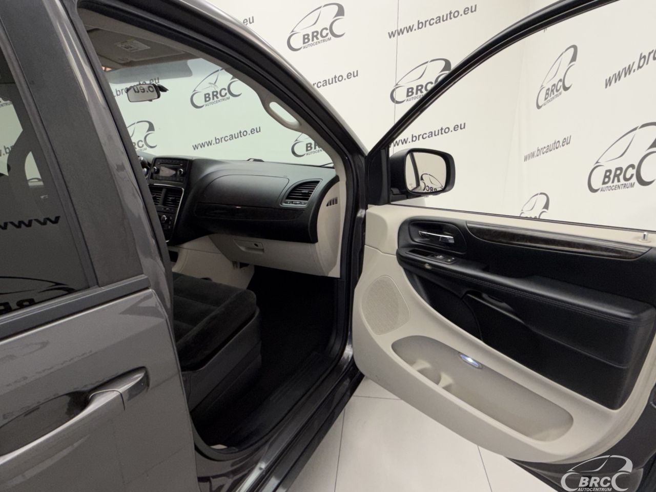 Dodge Grand Caravan | 7