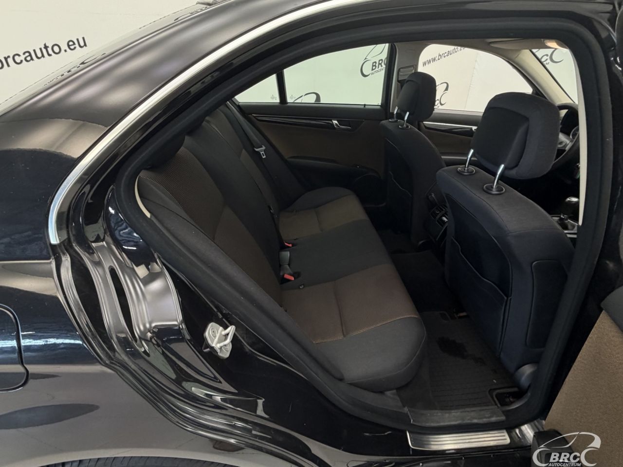 Mercedes-Benz C180 | 9