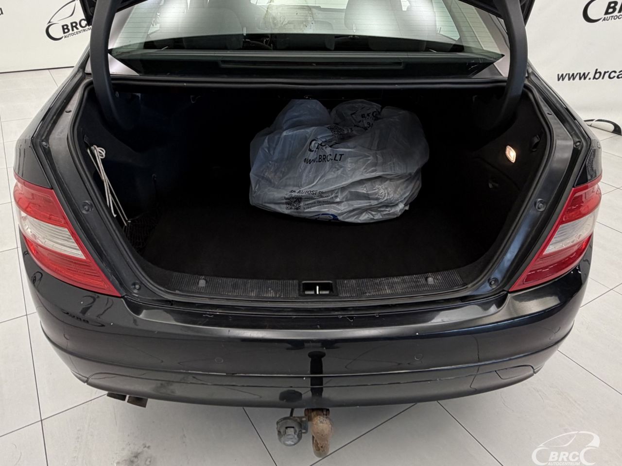 Mercedes-Benz C180 | 30