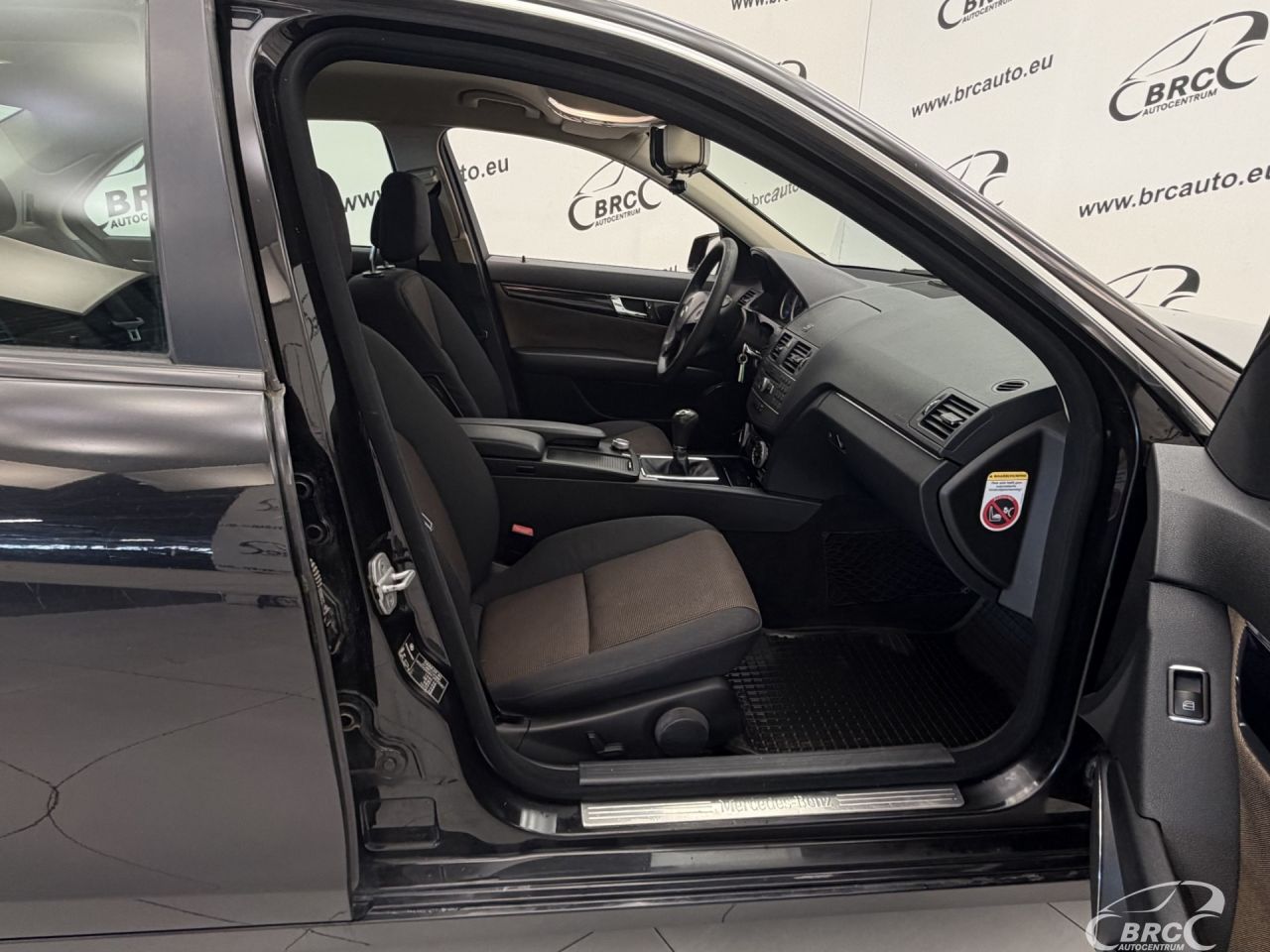 Mercedes-Benz C180 | 3