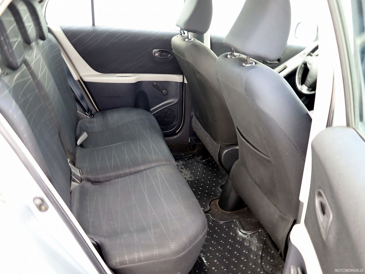 Toyota Yaris | 6
