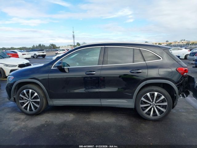 Mercedes-Benz GLA250 | 13