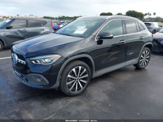 Mercedes-Benz GLA250 | 1