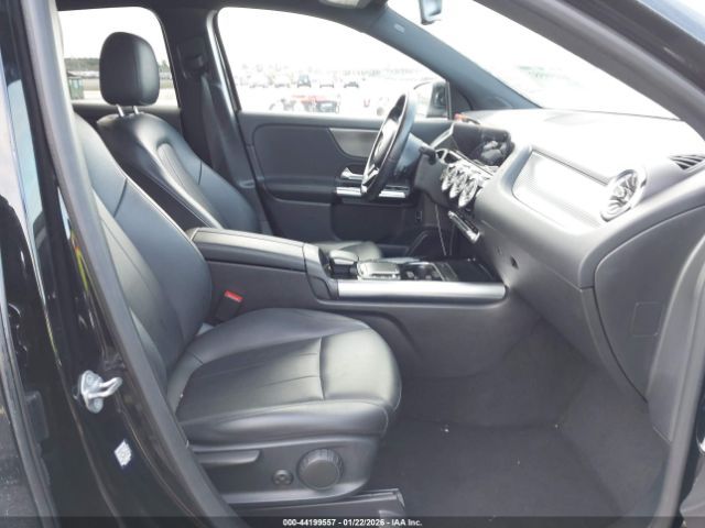 Mercedes-Benz GLA250 | 4