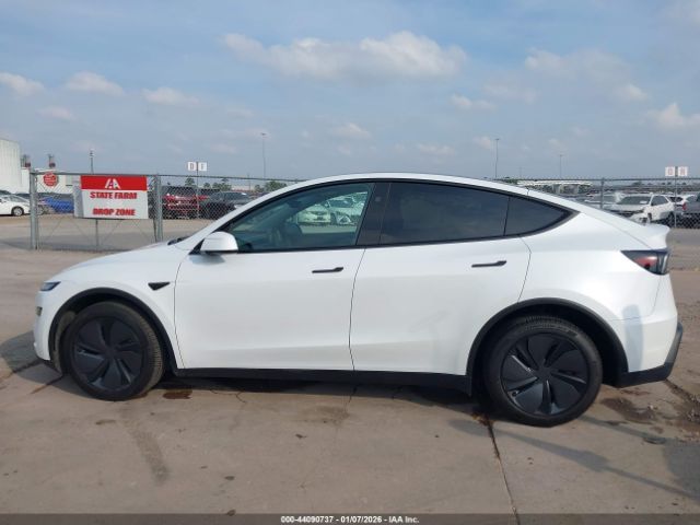 Tesla Model Y | 13