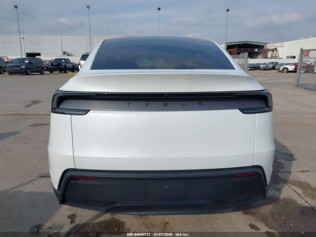 Tesla Model Y | 15