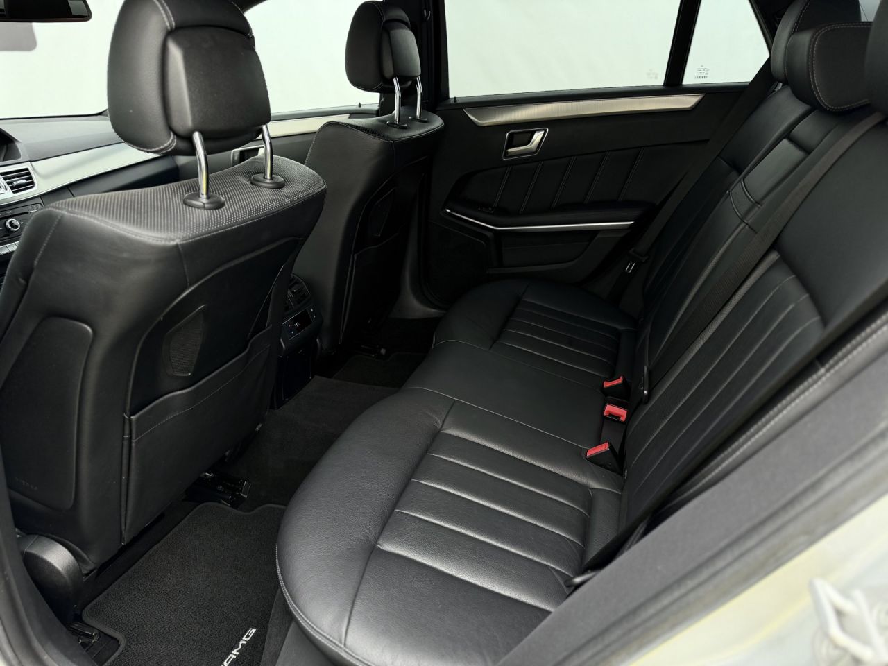 Mercedes-Benz E350 | 10