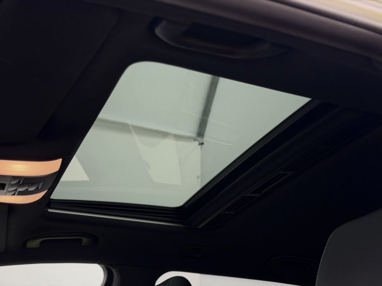 Mercedes-Benz E350 | 22