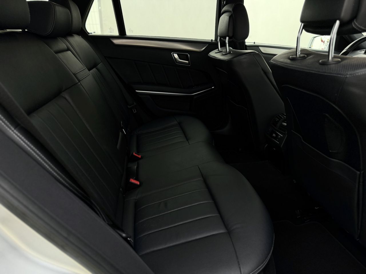 Mercedes-Benz E350 | 13