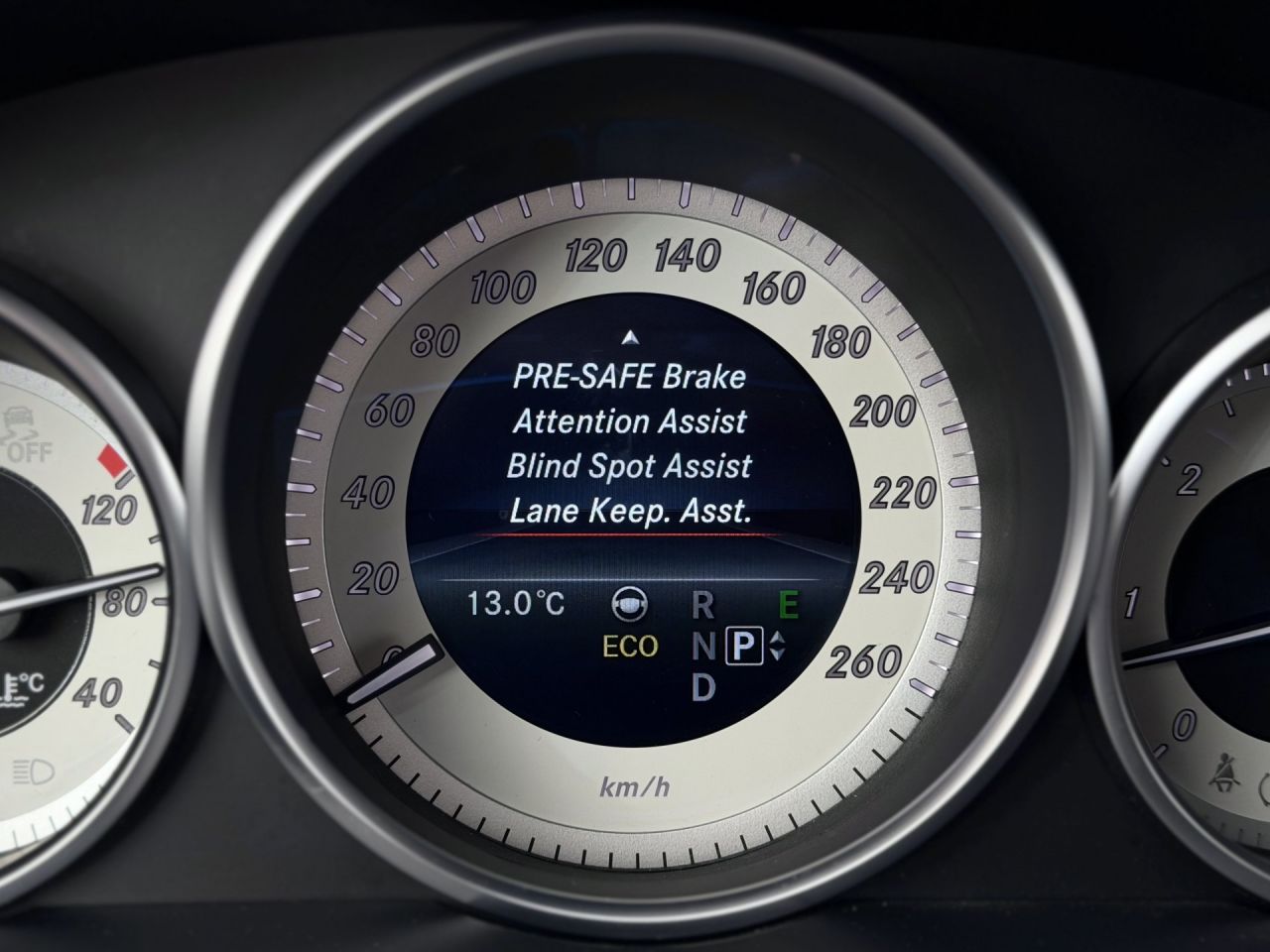 Mercedes-Benz E350 | 32