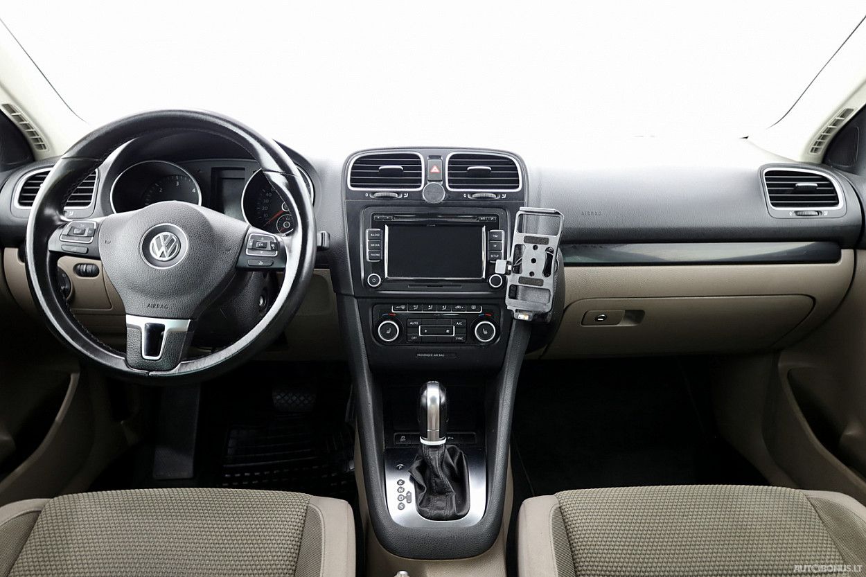 Volkswagen Golf | 4