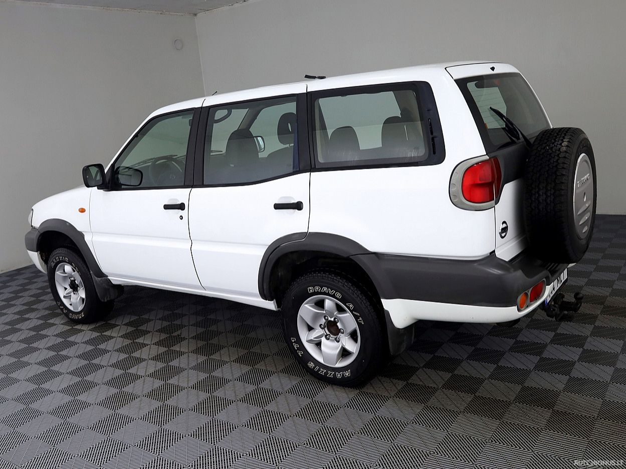 Nissan Terrano | 3