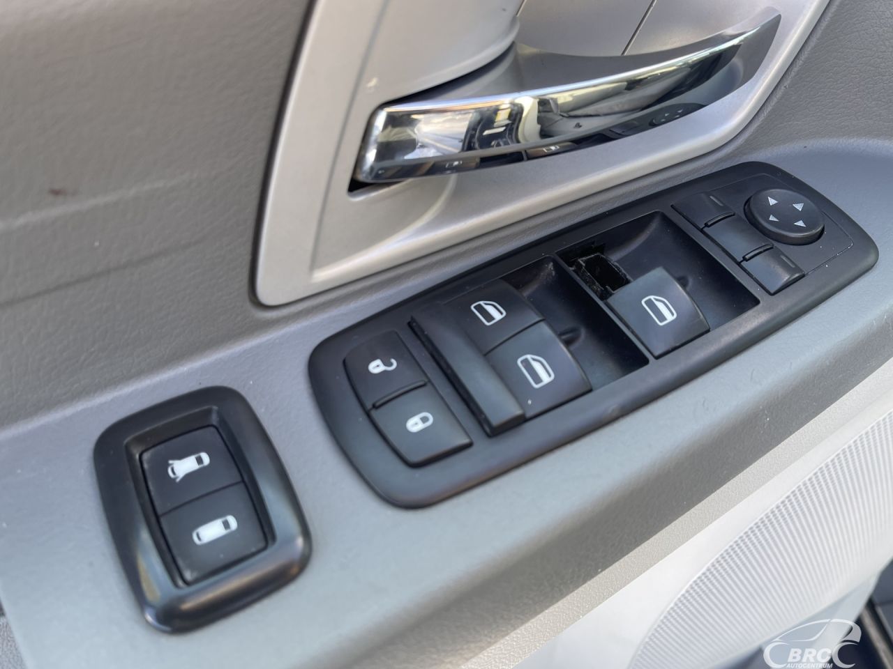 Chrysler Town & Country | 15