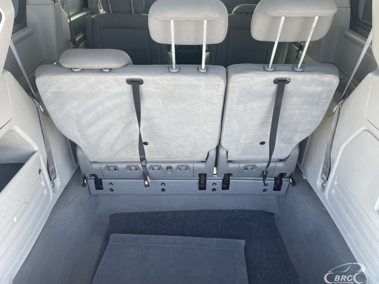 Chrysler Town & Country | 11