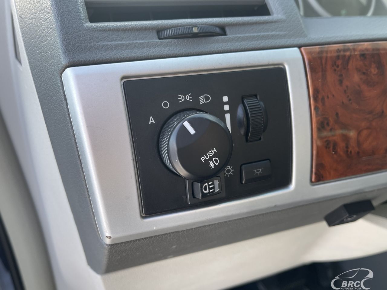 Chrysler Town & Country | 17