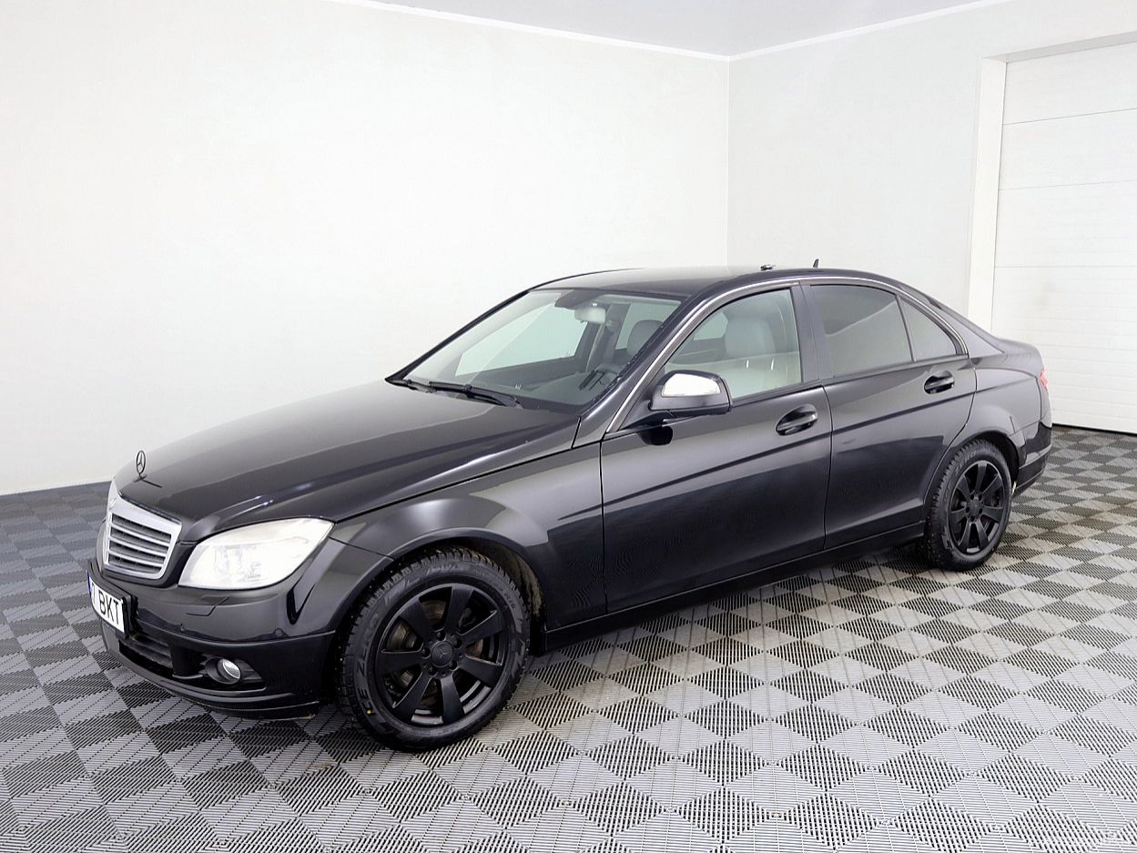 Mercedes-Benz C200 | 1