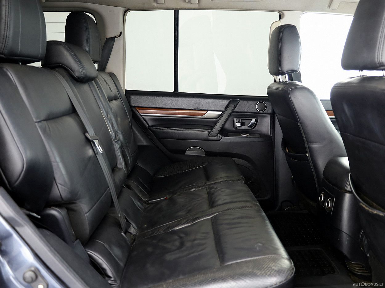 Mitsubishi Pajero | 6