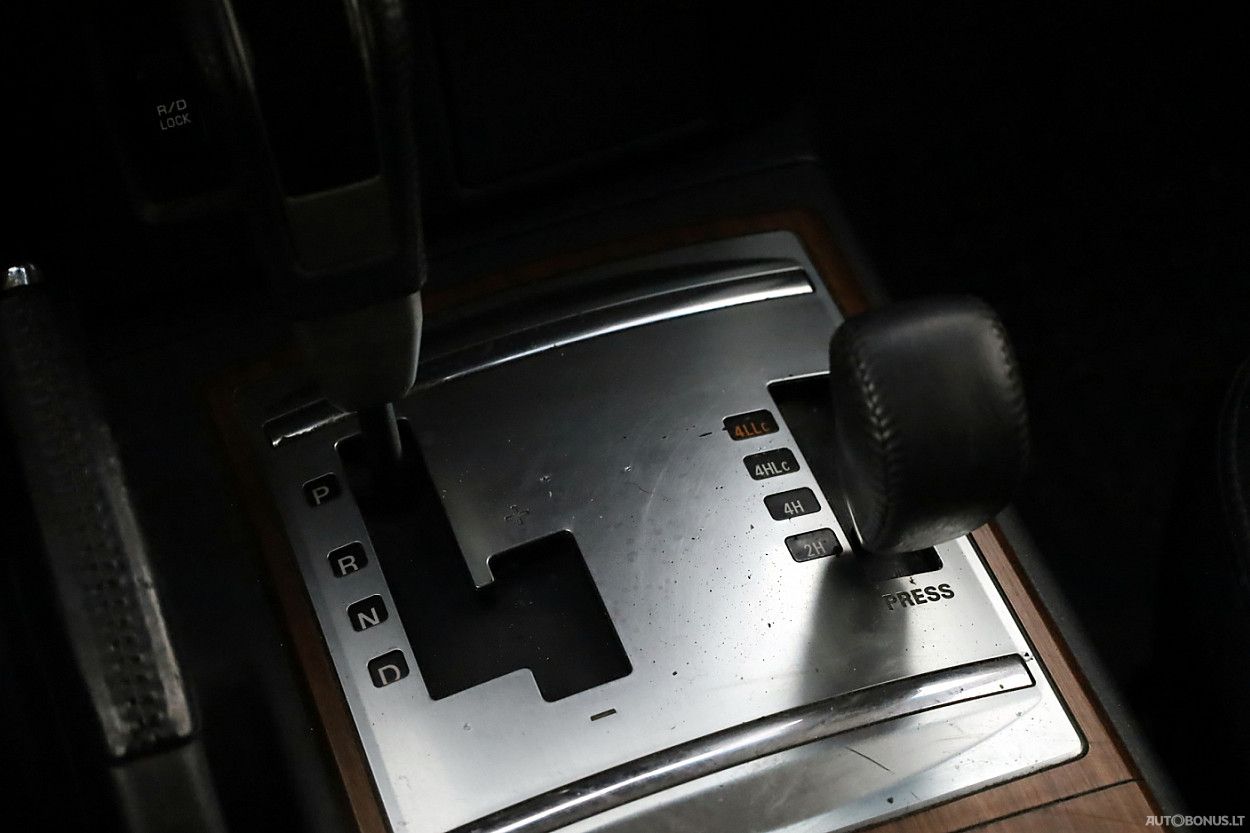 Mitsubishi Pajero | 7