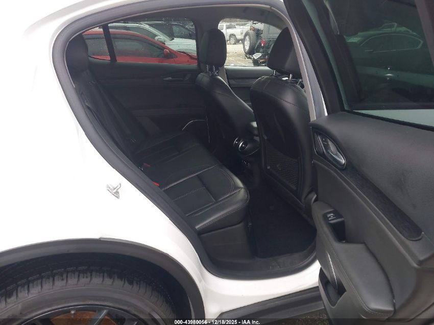 Alfa Romeo Stelvio | 7