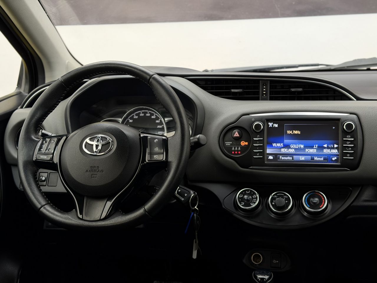 Toyota Yaris | 15