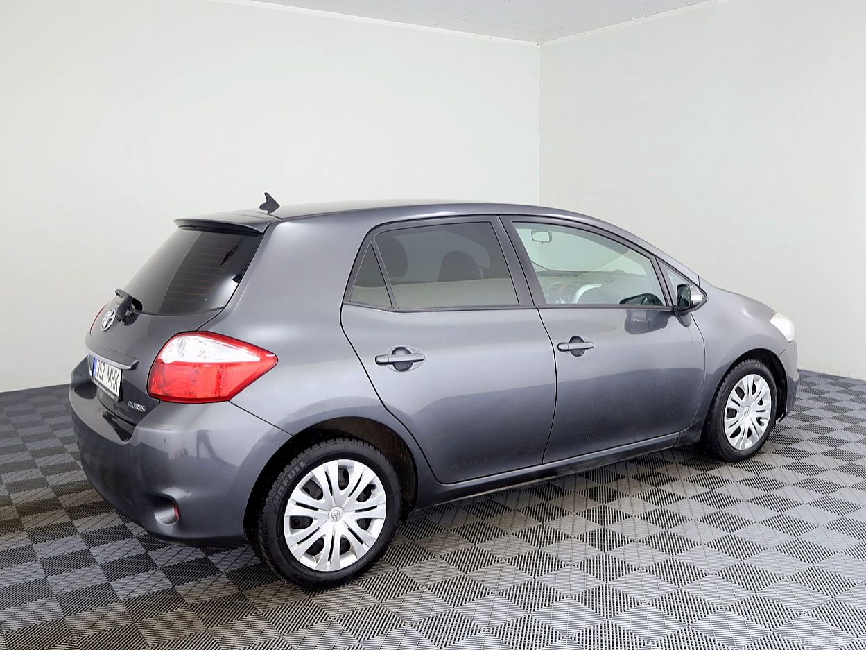 Toyota Auris | 2